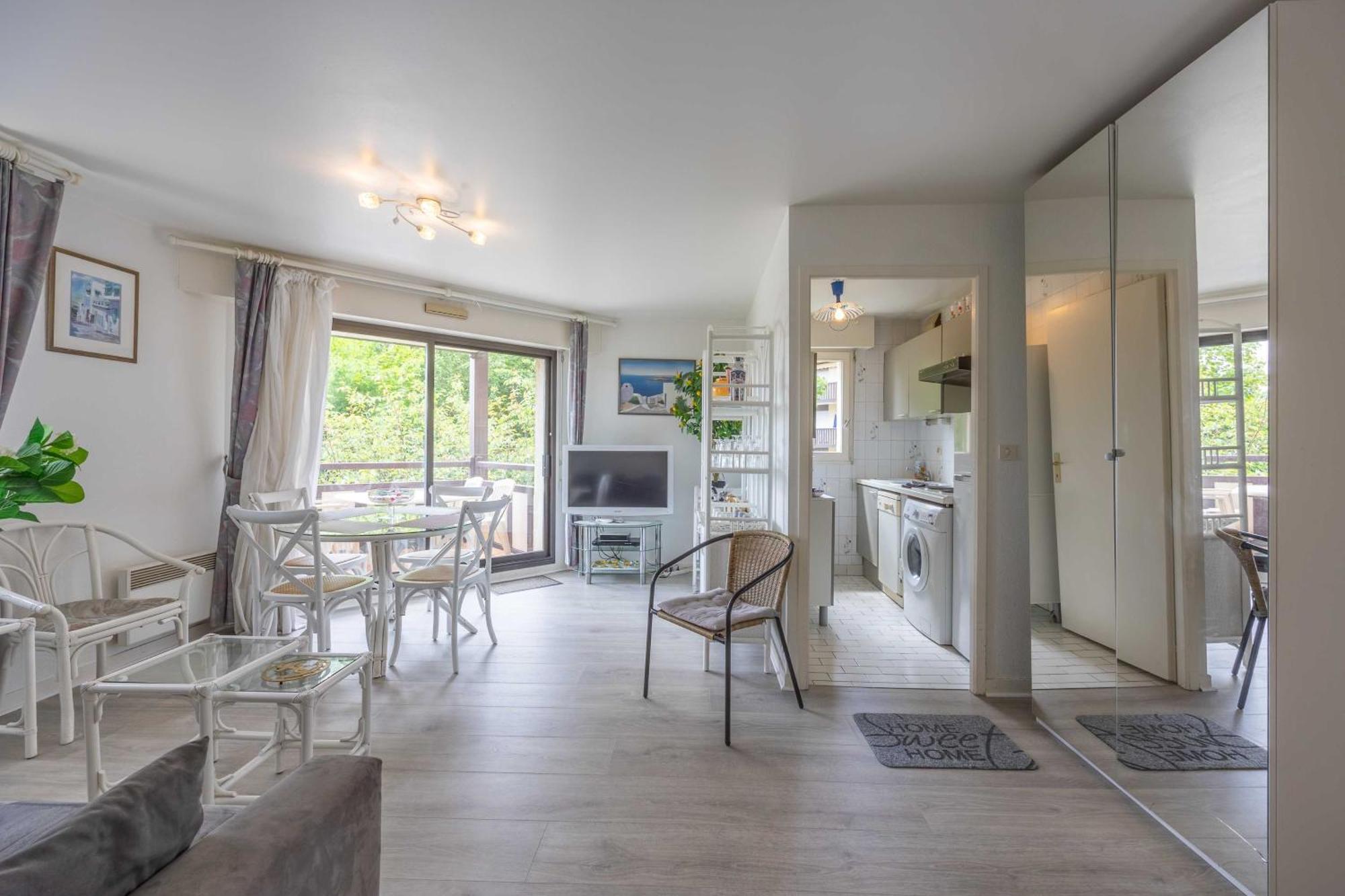 דוביל Apartment With Parking And Balcony Near The Beach מראה חיצוני תמונה