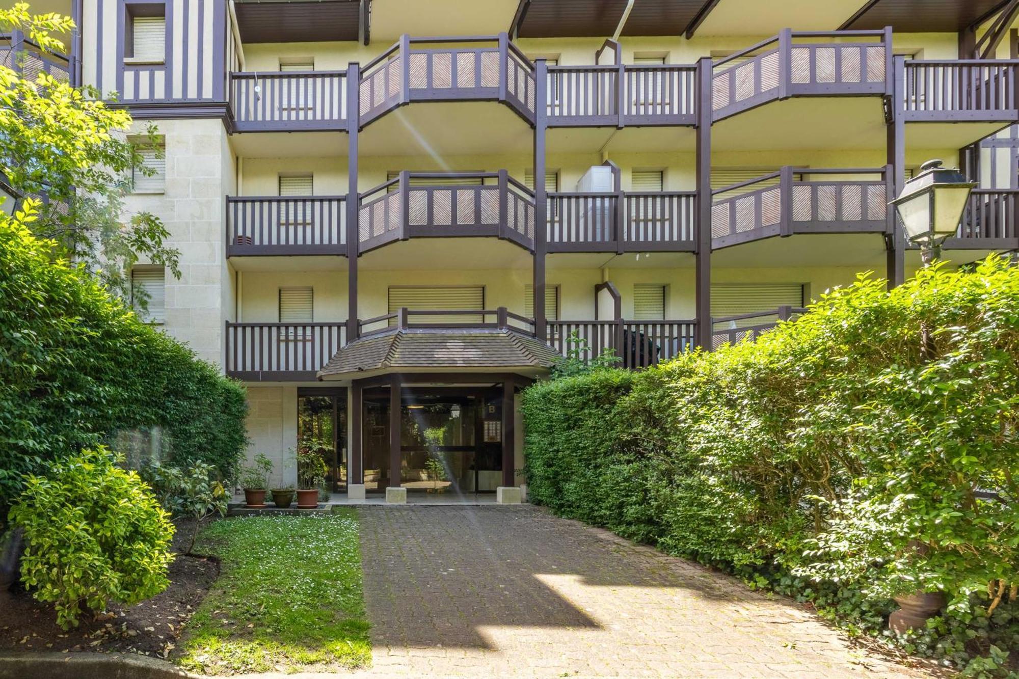 דוביל Apartment With Parking And Balcony Near The Beach מראה חיצוני תמונה